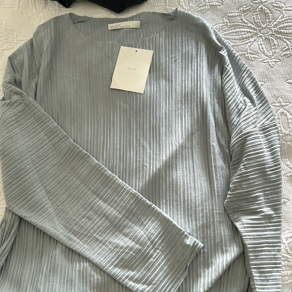 Oak + Fort Light Blue Pleated Top